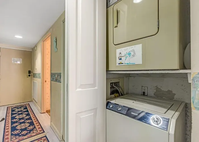 Oceanfront Escape With Access Pools Sauna Tennis & Fitness Holiday home *