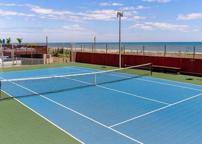 Holiday home Oceanfront Escape With Access Pools Sauna Tennis & Fitness