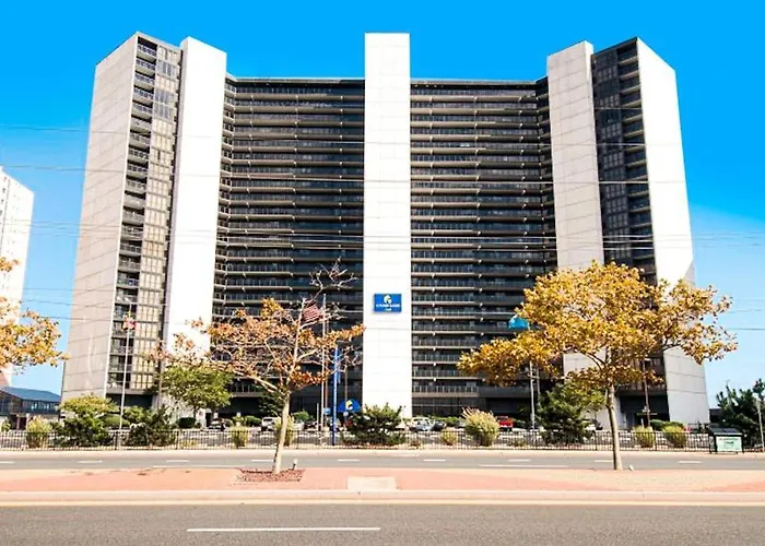 Oceanfront Escape With Access Pools Sauna Tennis & Fitness Holiday home Ocean City